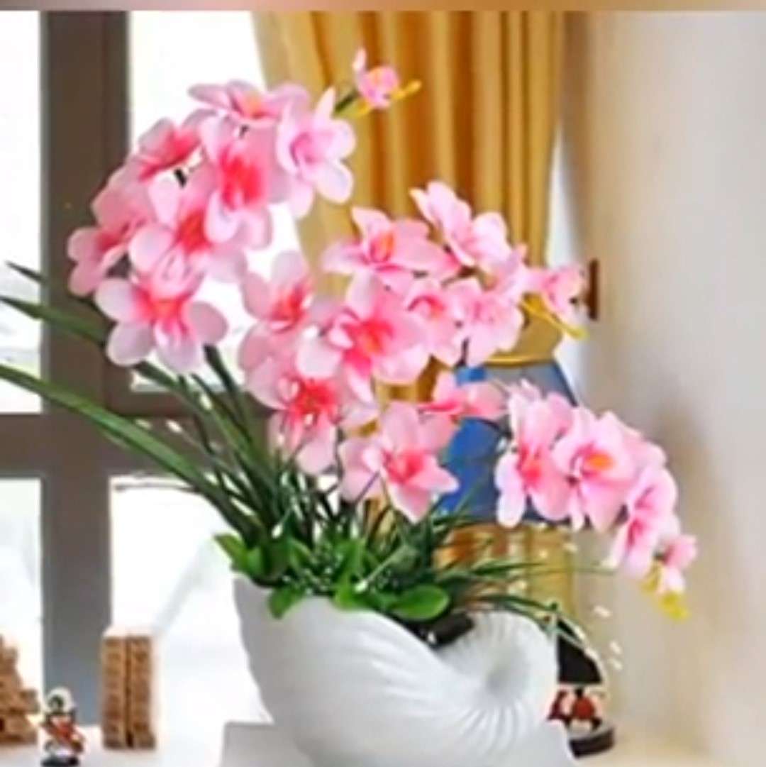 ピンクの花の飾り ジグソーパズルオンライン