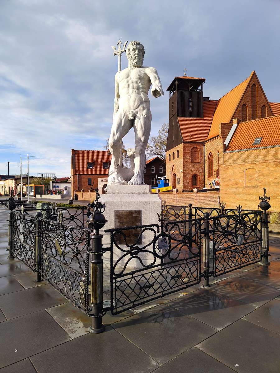 Паметник на Нептун в Хел онлайн пъзел