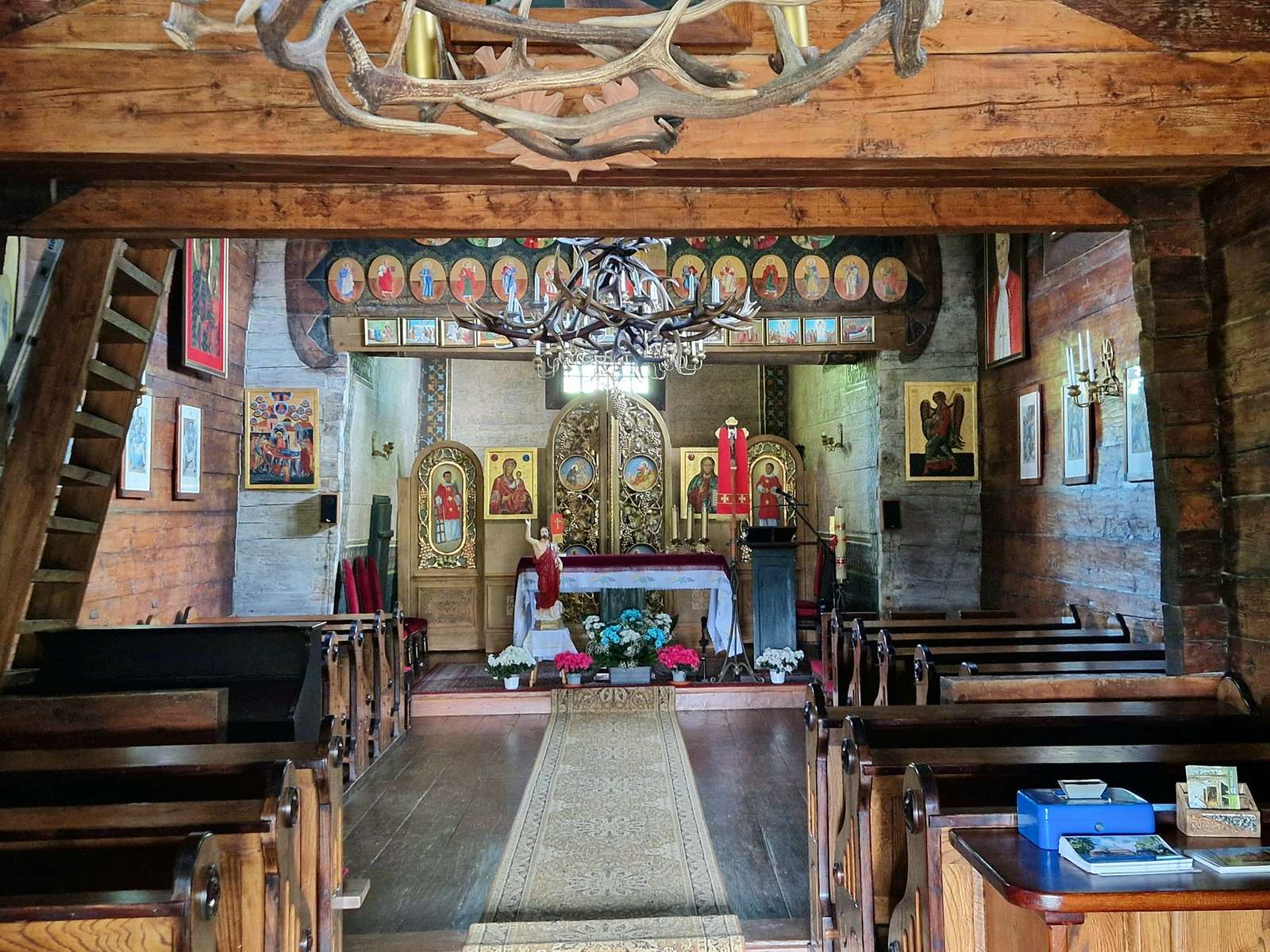 Православная церковь в Бещадах онлайн-пазл