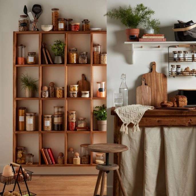kitchen shelves jigsaw puzzle online