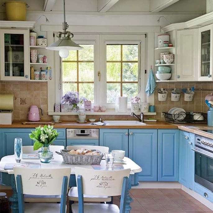 modrá venkovská kuchyně skládačky online