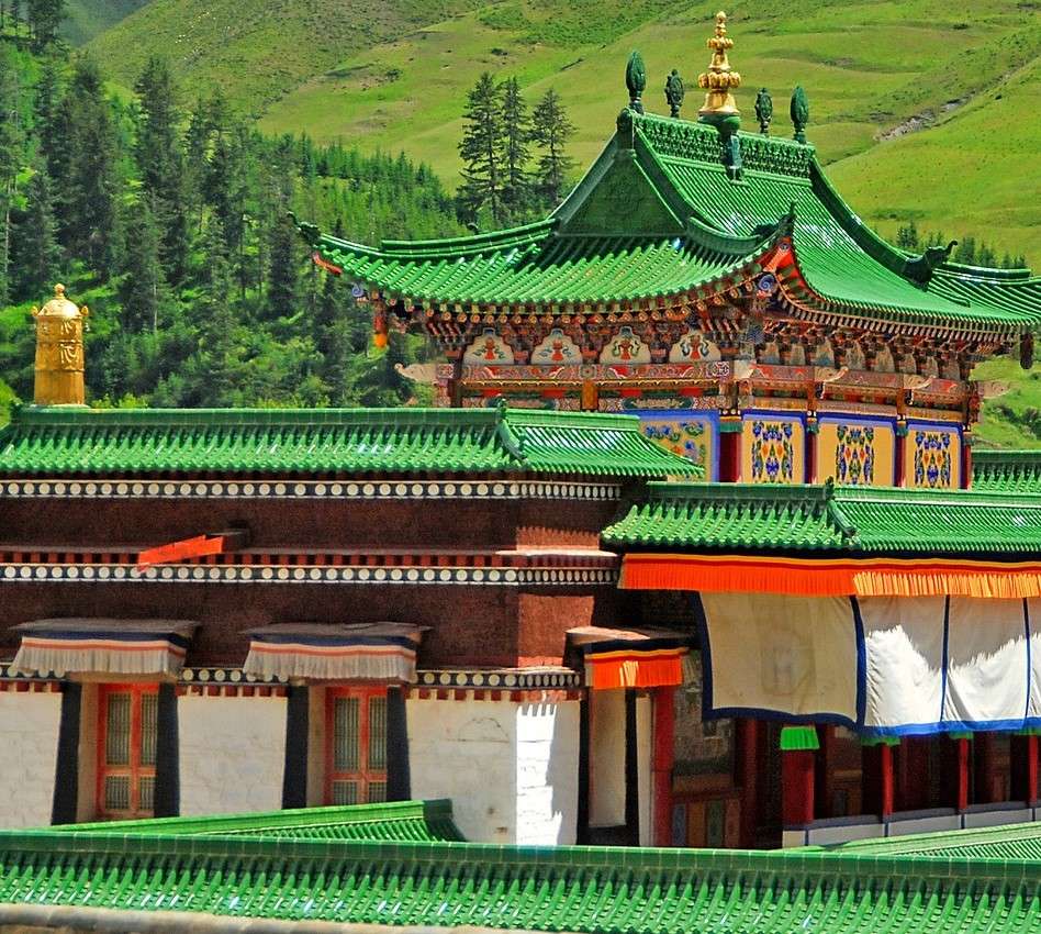 Gannan. Tibetaans gebouw legpuzzel online