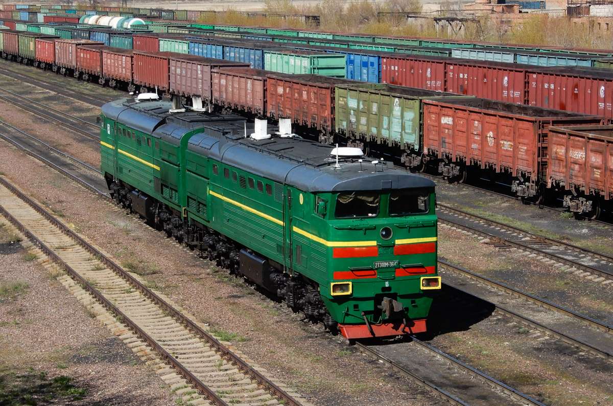 locomotiva diesel 2te10m-3647 puzzle online