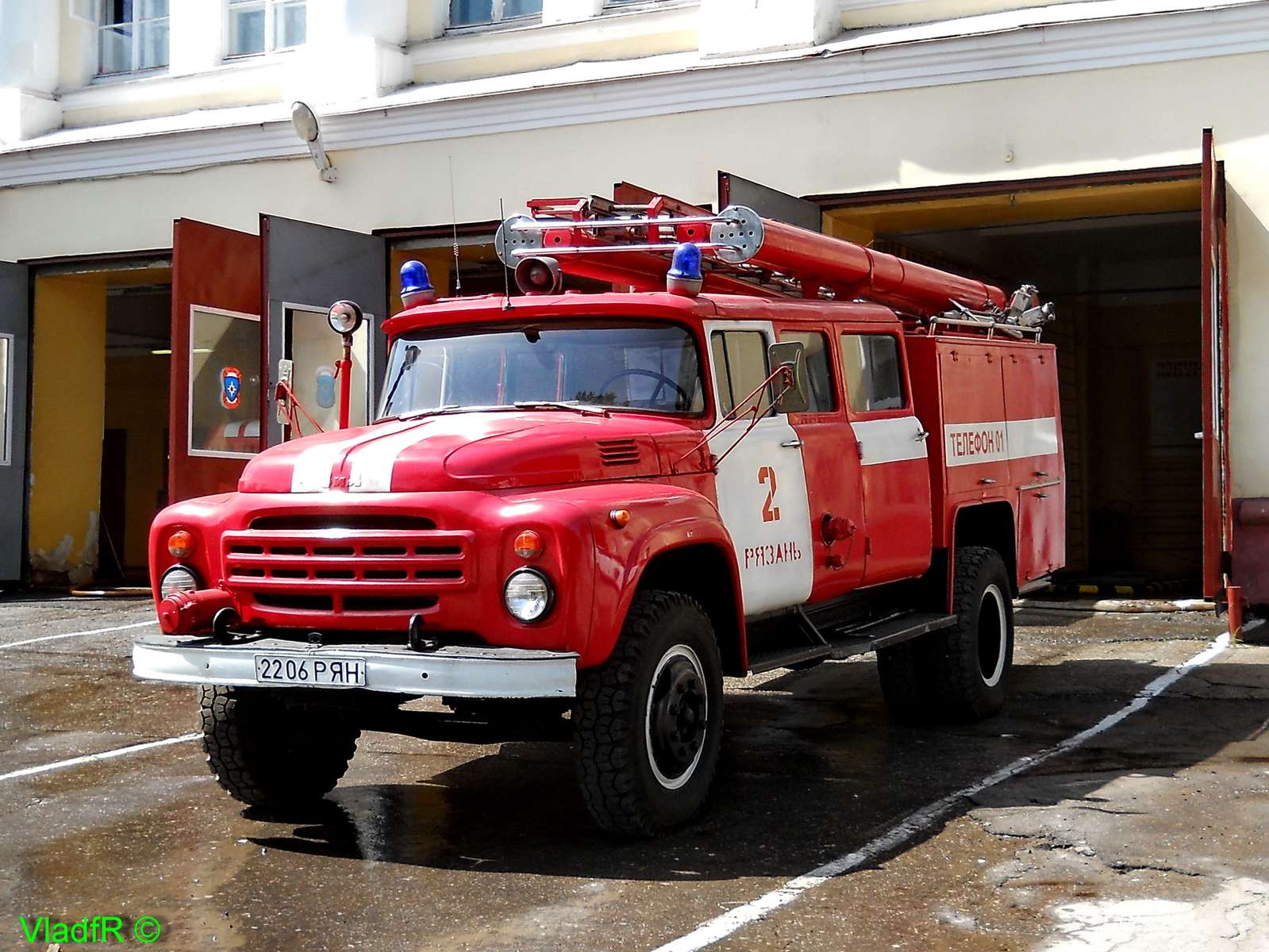 Зил-130-Пожарная-Машина пазл онлайн