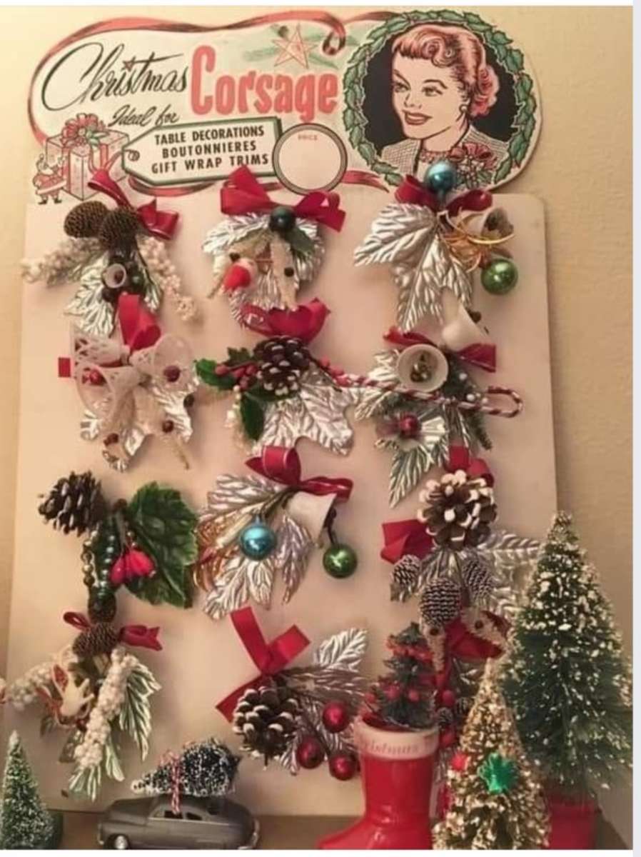 1950's Christmas Corsage jigsaw puzzle online