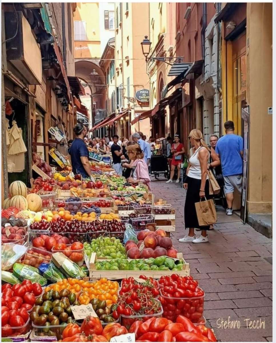 夏の色 イタリア、ボローニャ オンラインパズル