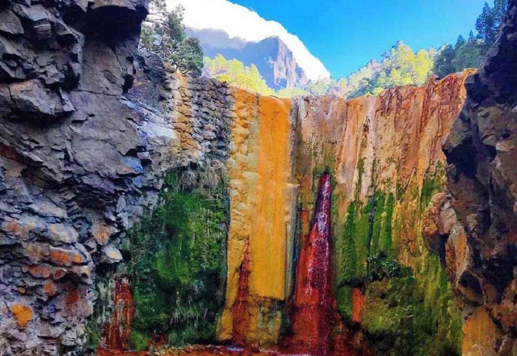 Cachoeira das cores - La Palma - Espanha quebra-cabeças online
