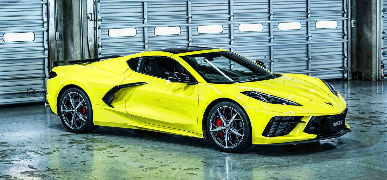 Chevrolet Corvette C8, jaune lime 2021 puzzle en ligne