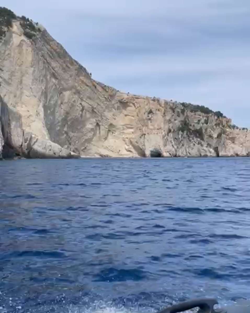 ザキントス島の崖 ジグソーパズルオンライン
