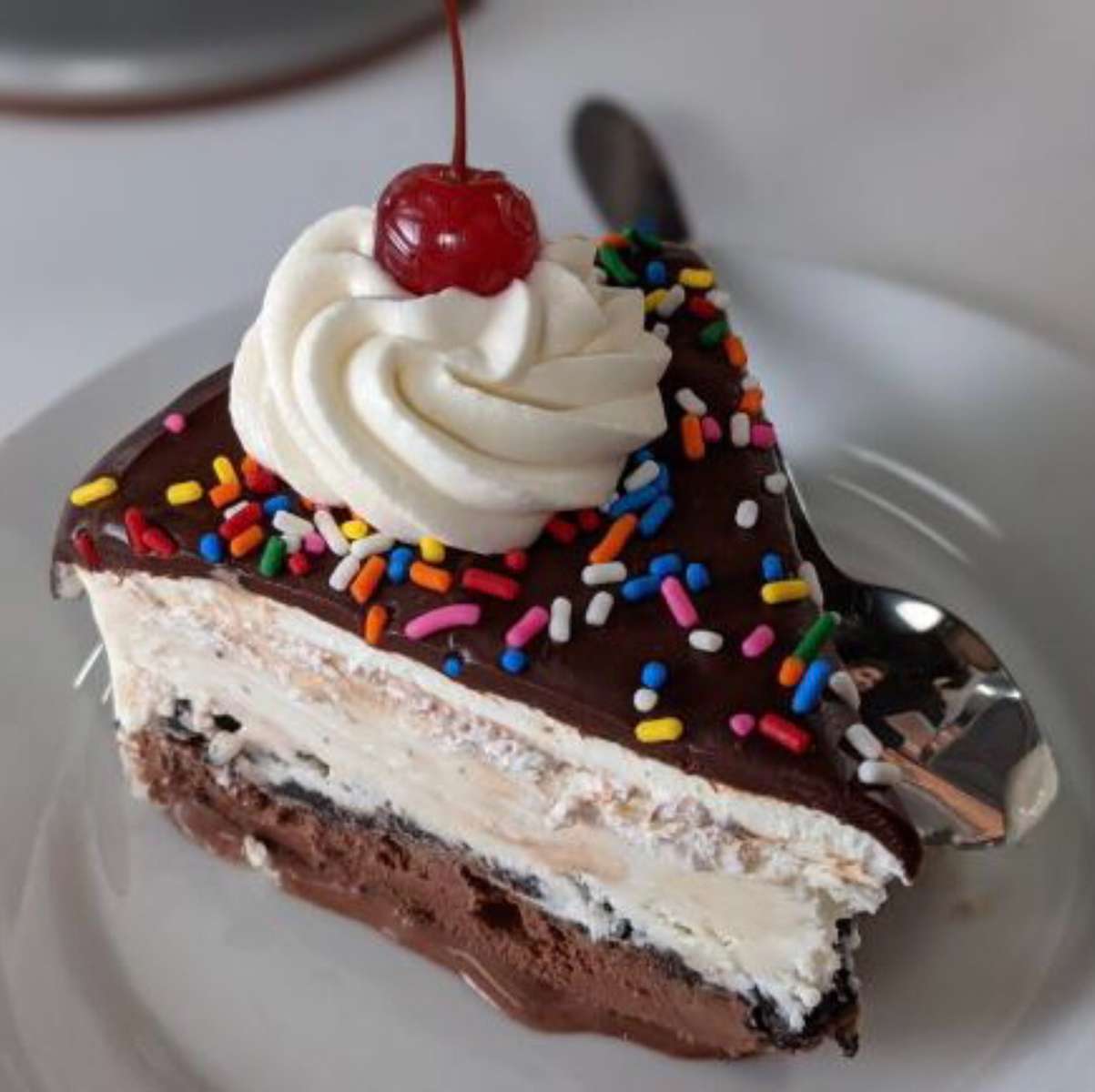 Torta gelato con gelato al cioccolato caldo❤️❤️ puzzle online