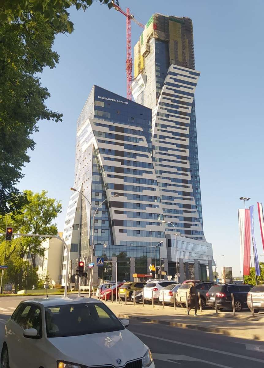 das höchste Wohngebäude in Rzeszów Online-Puzzle