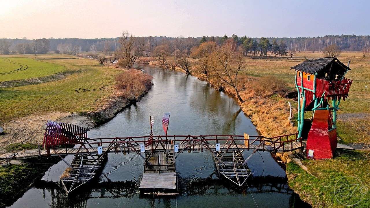 Brücke, Fluss, Staatsgrenze Puzzlespiel online