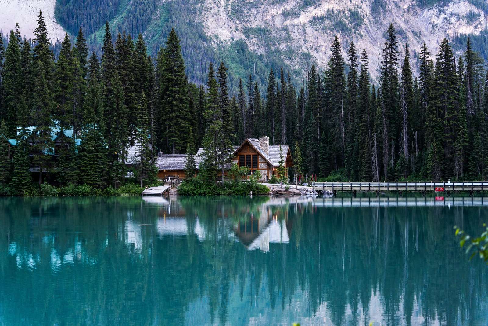 Lago Smeraldo, Columbia Britannica, Canada puzzle online