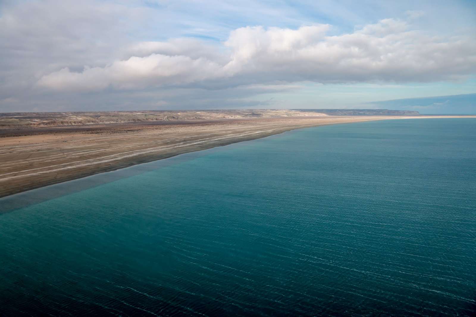 Аральское море с высоты птичьего полета пазл онлайн