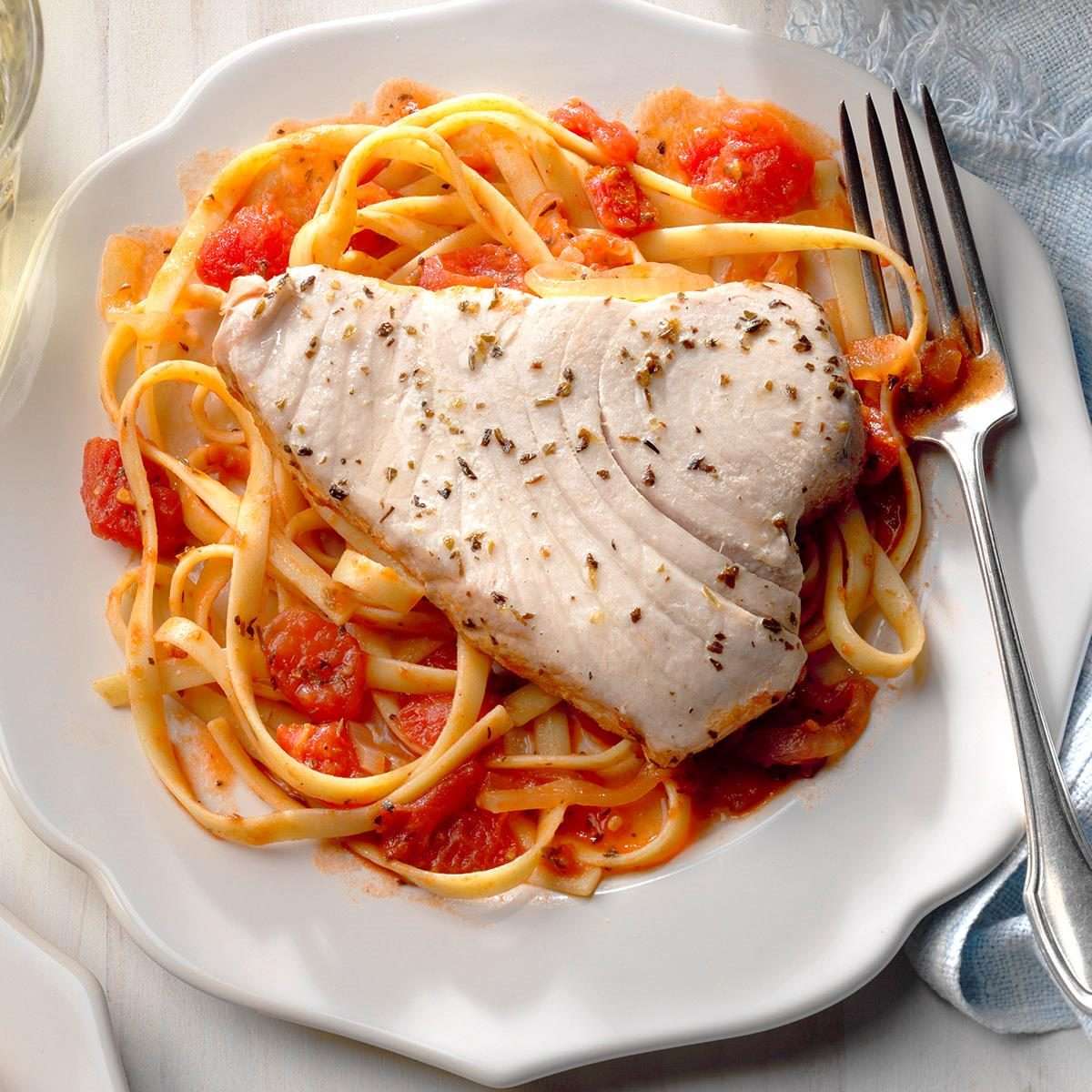 Baked Tuna Steak & Pasta Plate online puzzle