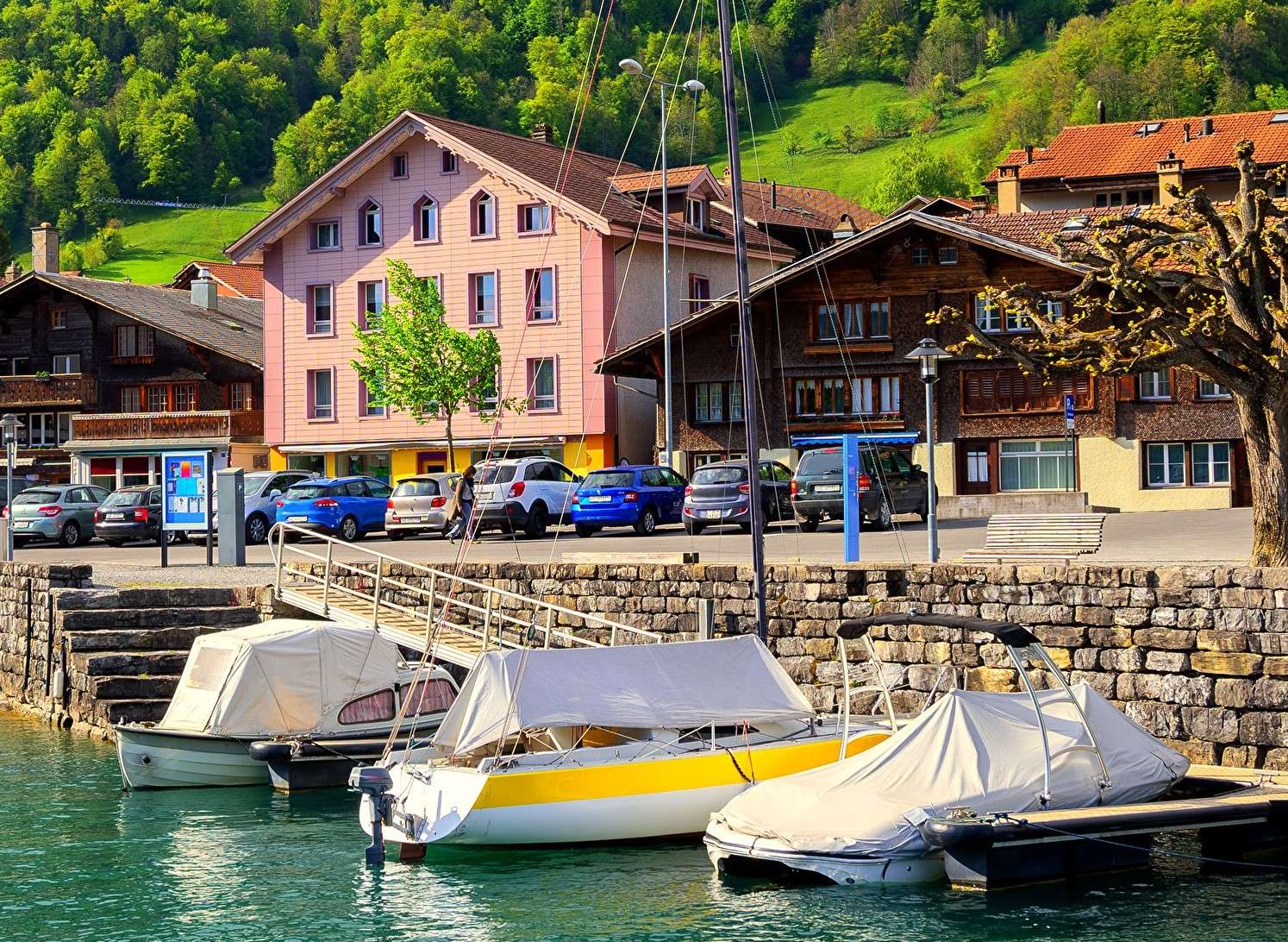 Case în Interlaken - o municipalitate din Elveția puzzle online