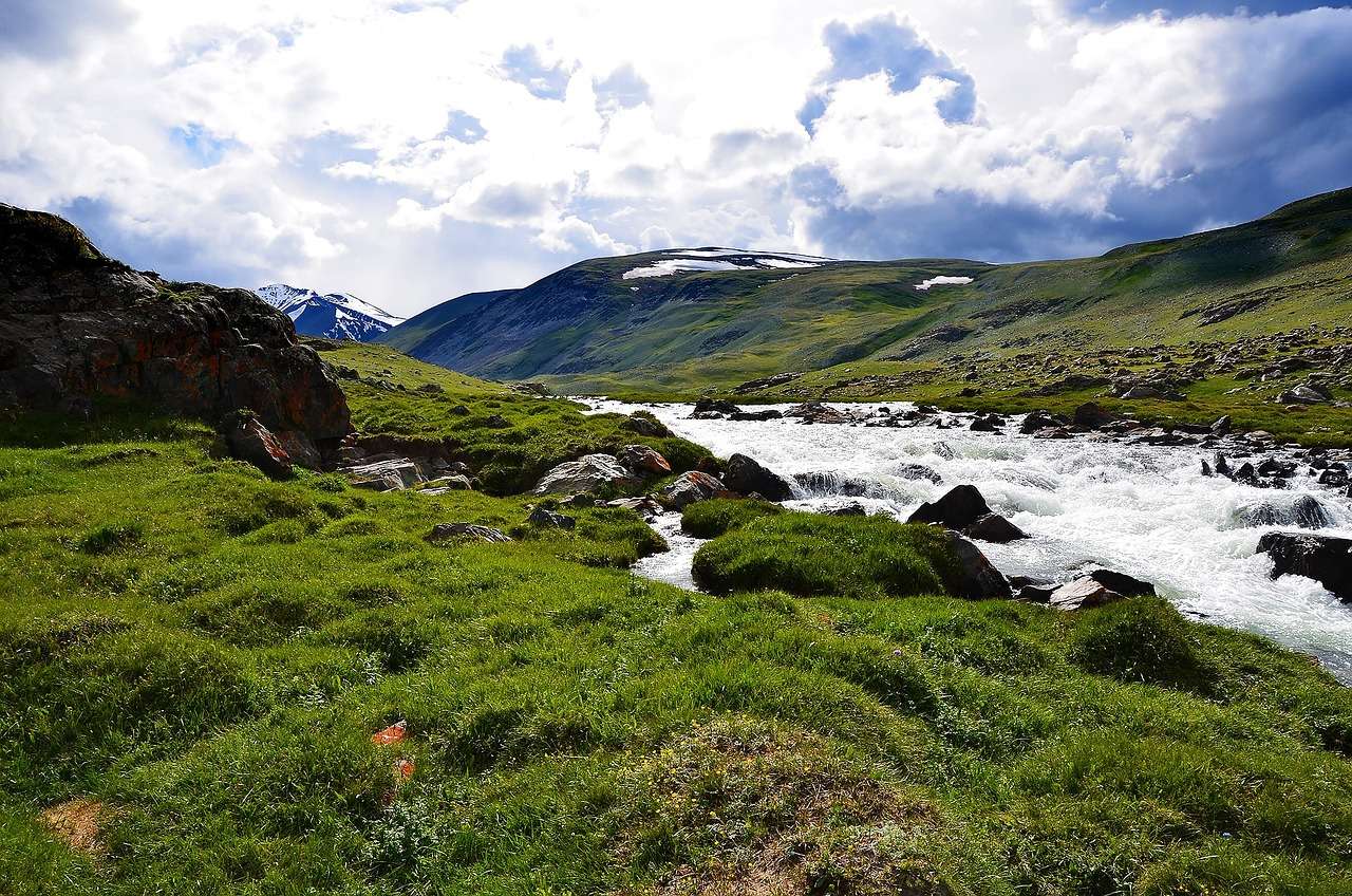 Βουνά Αλτάι στη Σιβηρία online παζλ