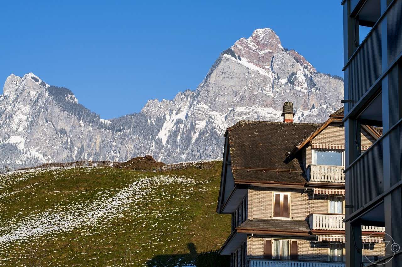 Къща, В планината онлайн пъзел