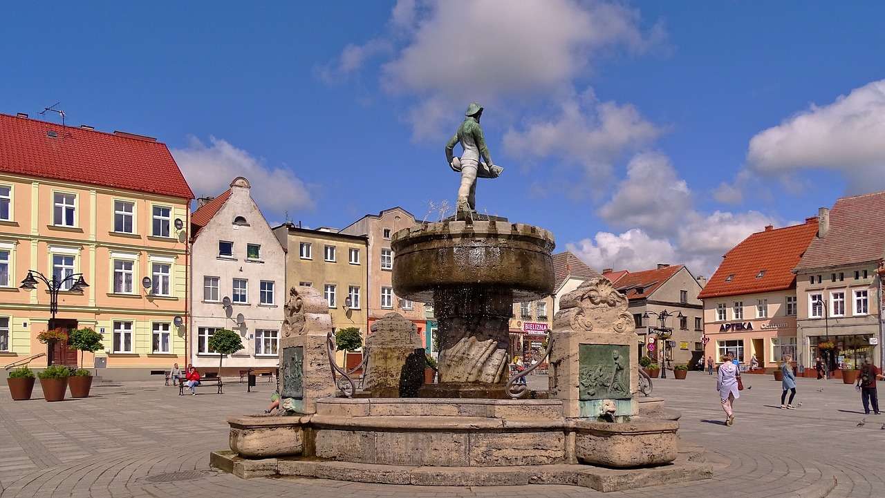 Het centrale plein van Darłowo online puzzel