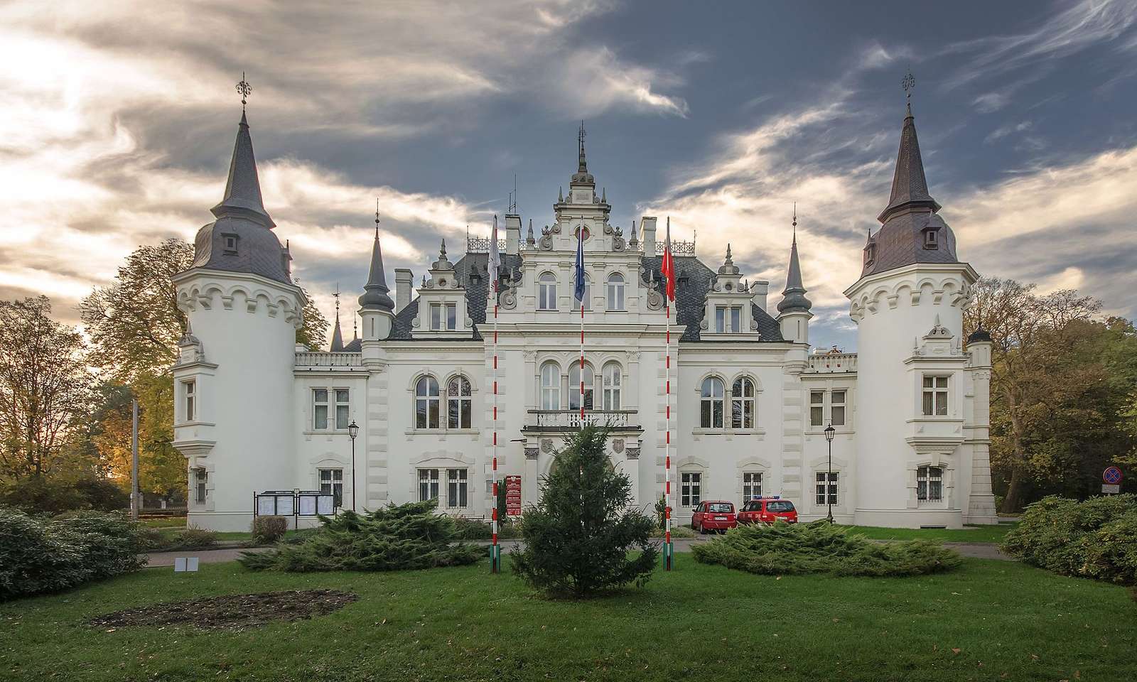Palatul din Laskowice Oławskie jigsaw puzzle online