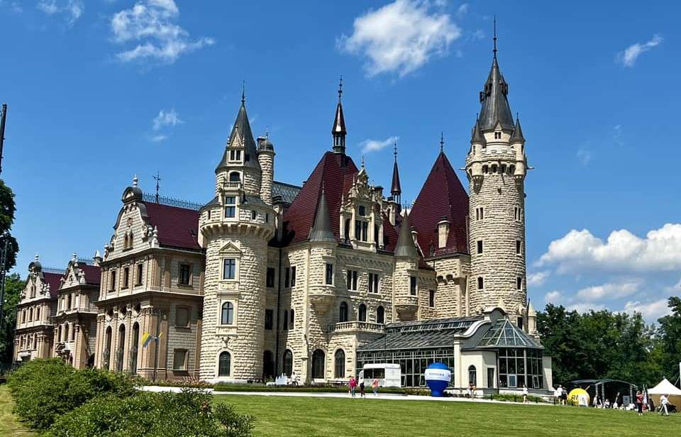 Castello di Moszna nella regione di Opole puzzle online