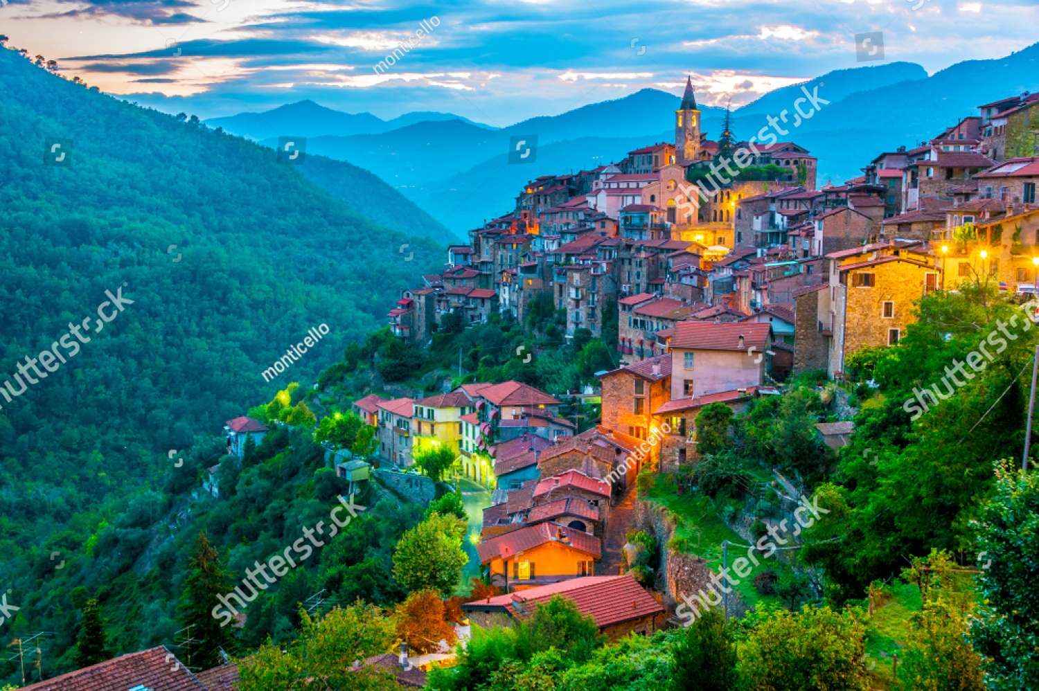 Vista de Apricale en la provincia de Imperia, Liguria, Italia rompecabezas en línea