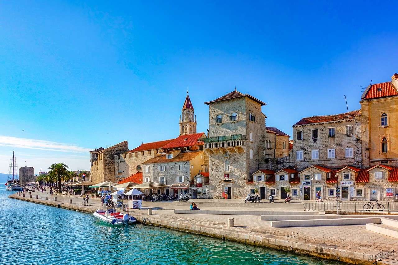 Trogir, történelmi központ, város kirakós online