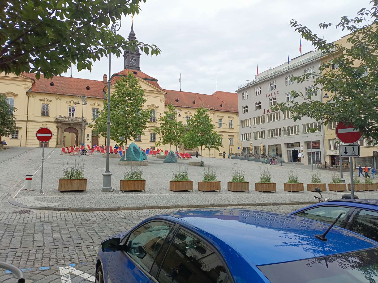 Uma praça na parte antiga de Brno quebra-cabeças online