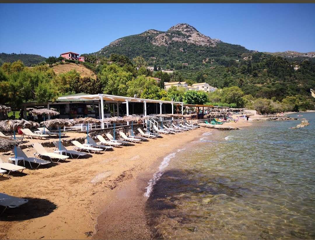 Playa en Zakynthos, probablemente Porto Koukla rompecabezas en línea