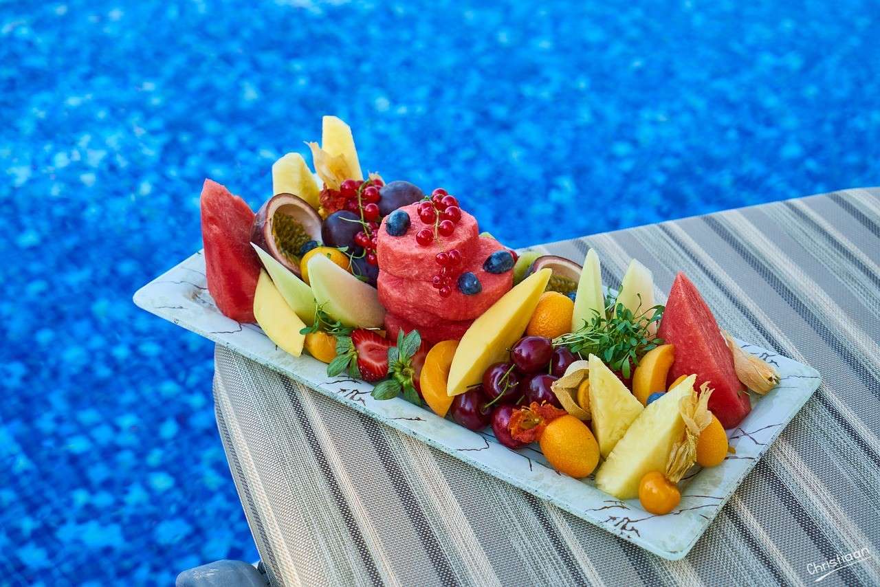 Piscina, frutas, salud. rompecabezas en línea