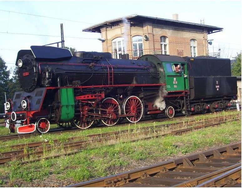 On the railway route in Wałbrzych jigsaw puzzle online