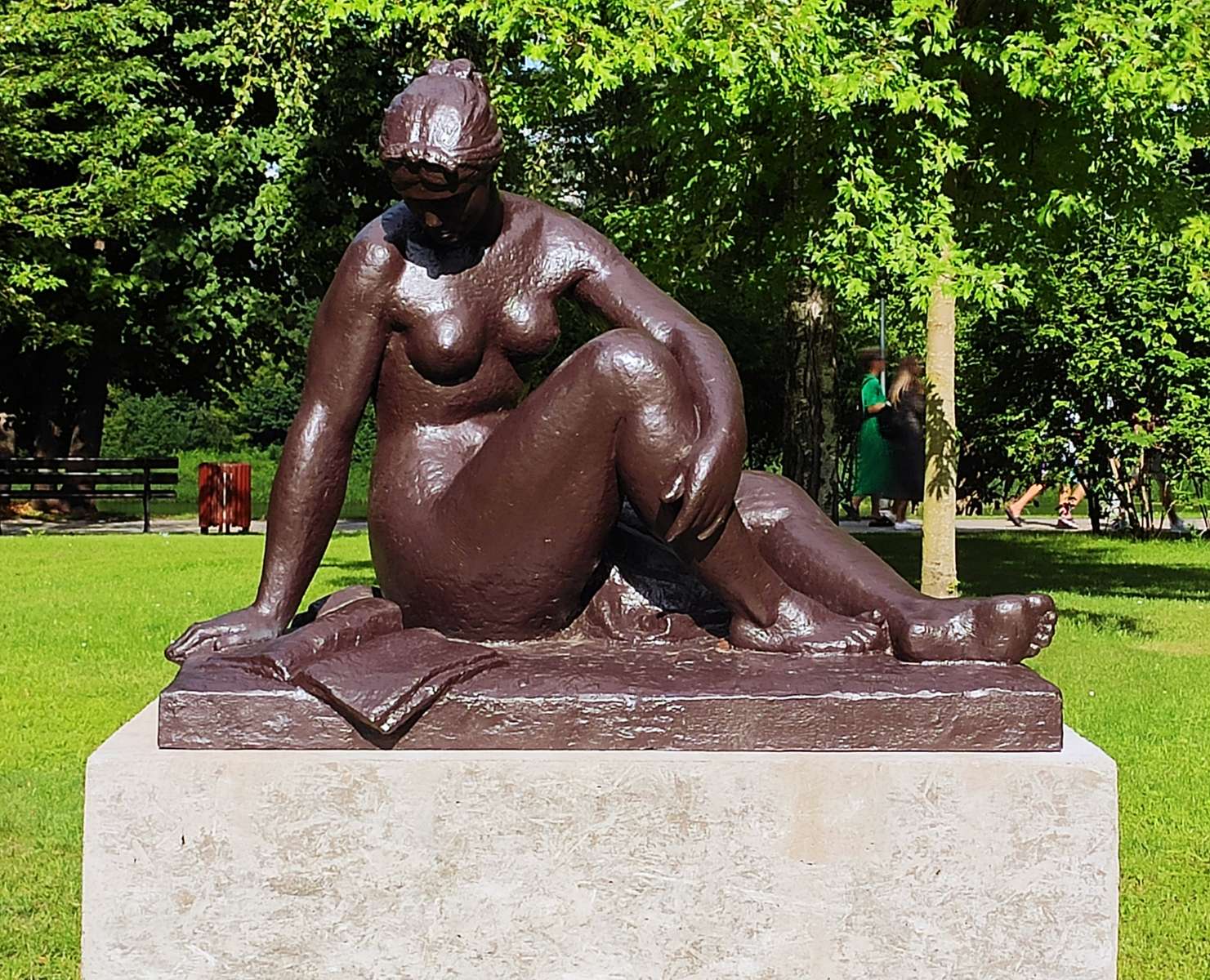 Sculptuur van een vrouw online puzzel