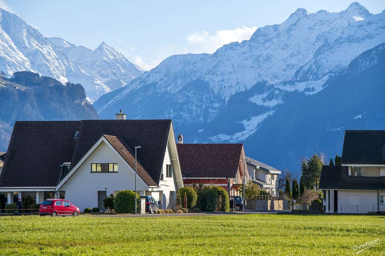 Suíça, Aldeia nas montanhas, Natureza. puzzle online