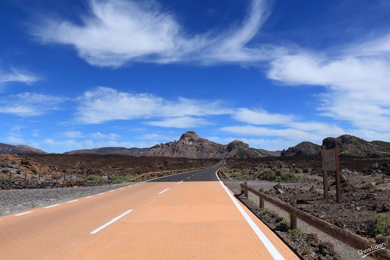 テネリフェ島、自然、道路。 ジグソーパズルオンライン