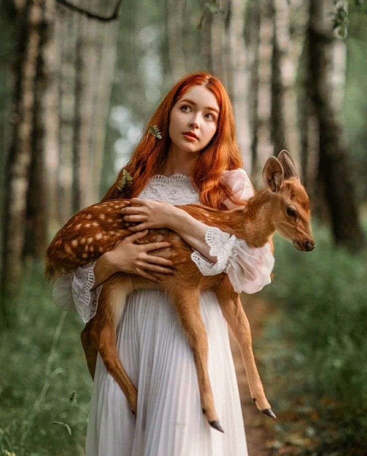 Girl with a deer - online puzzle