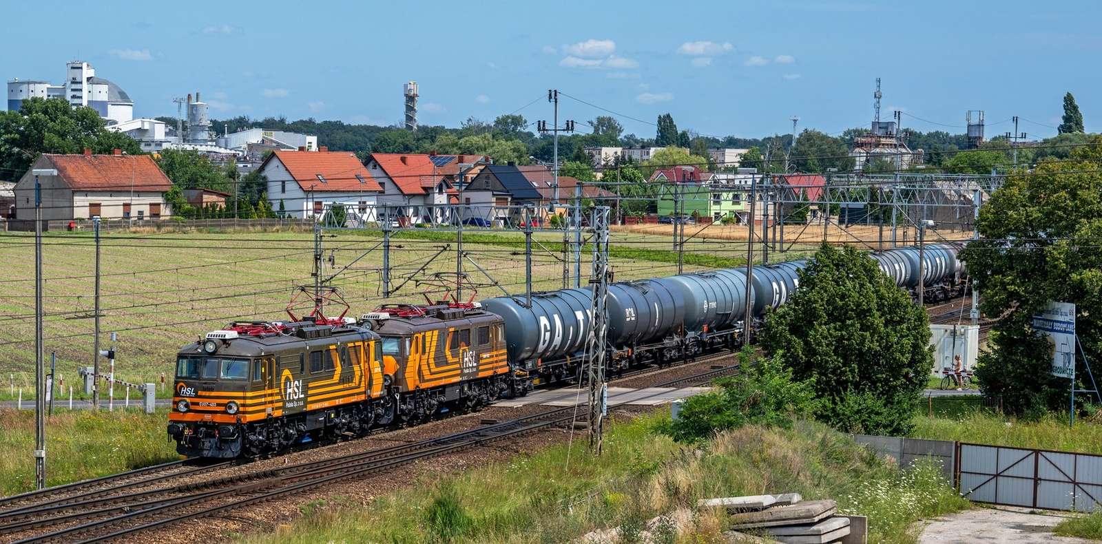 Eisenbahndepot mit Kesselwagen Online-Puzzle