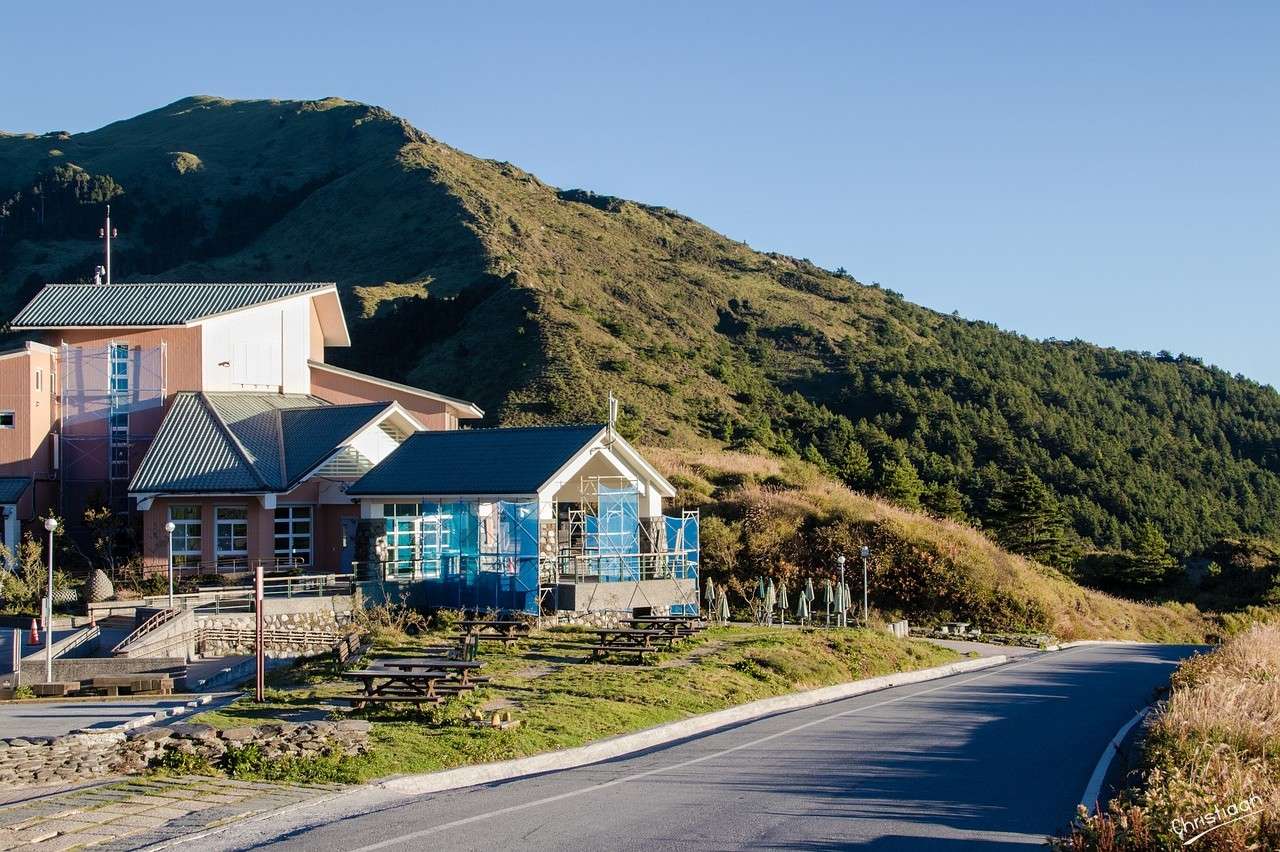 Alpine, Blue sky, Holiday home. jigsaw puzzle online