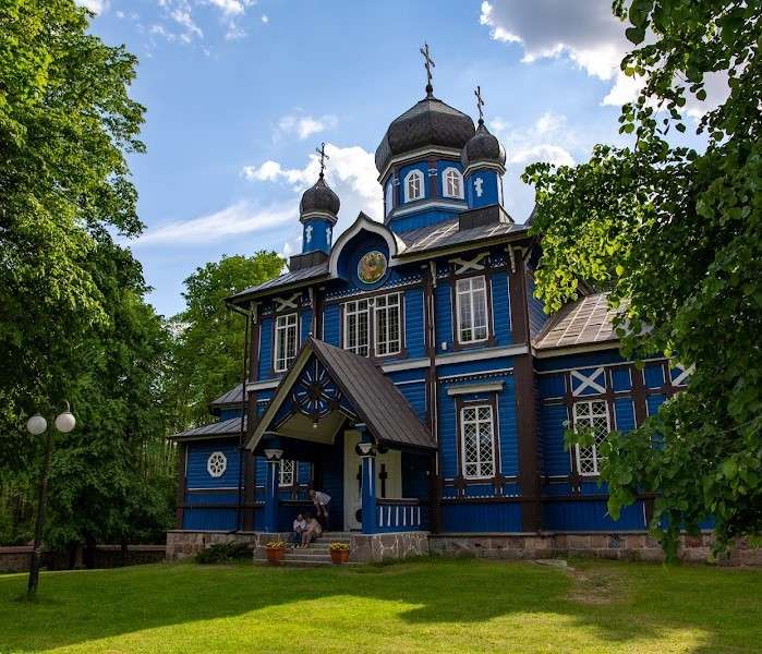 Iglesia ortodoxa en Puchły rompecabezas en línea