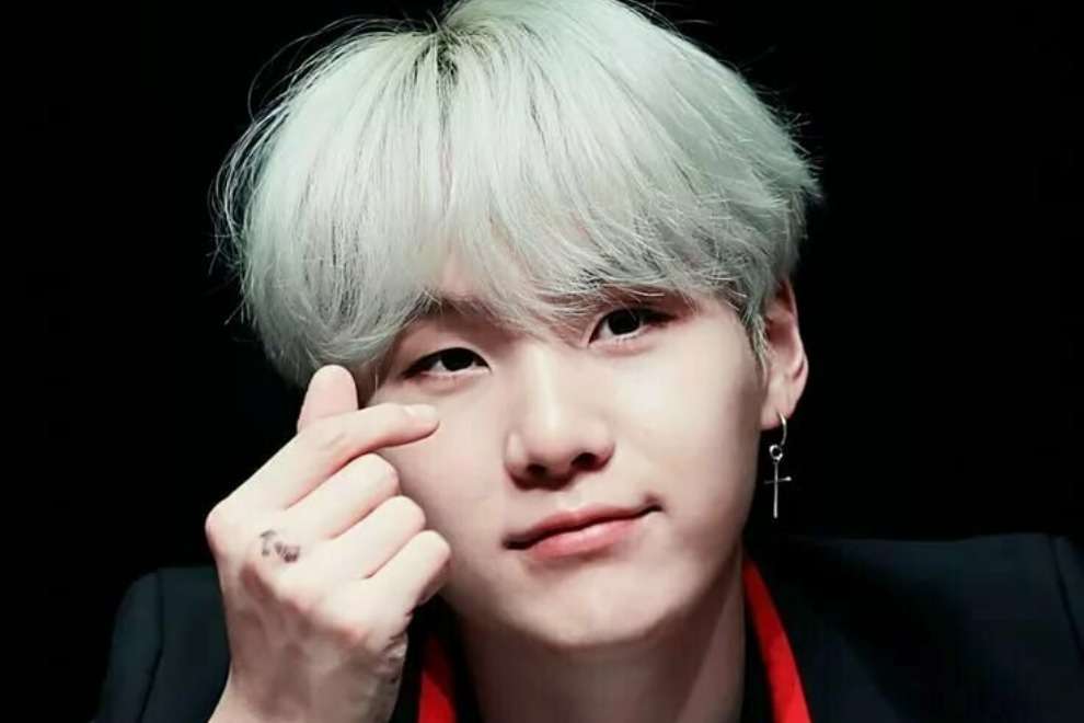 SUGA BTS пазл онлайн