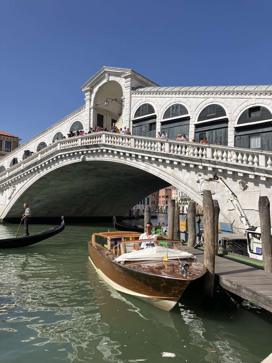 Die Rialtobrücke in Venedig Online-Puzzle