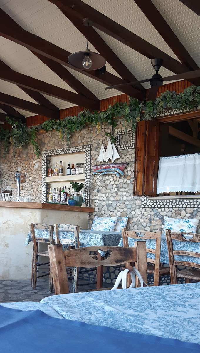 restauranginteriör på Zakynthos Pussel online