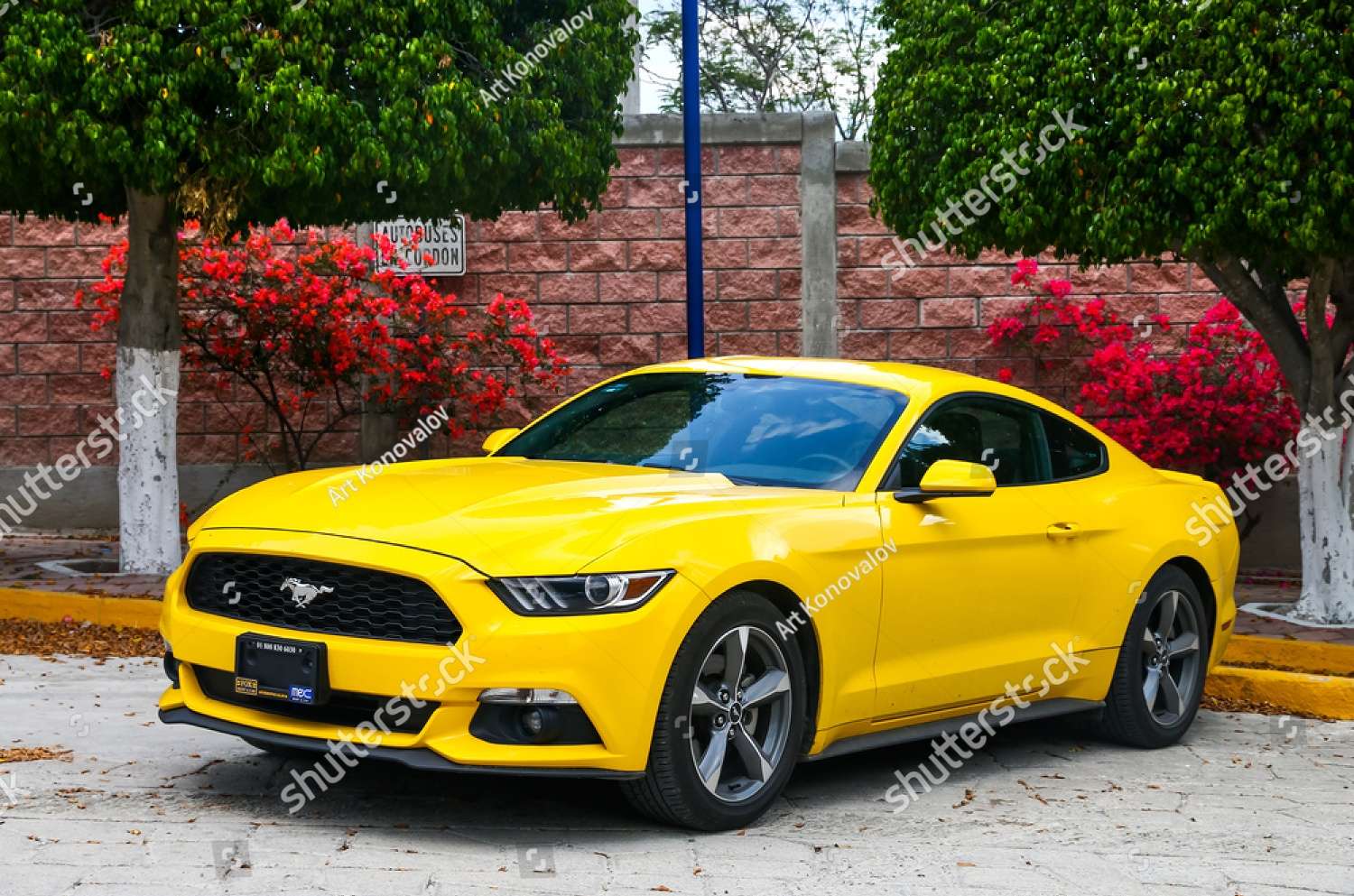 Ford Mustang jaune puzzle en ligne