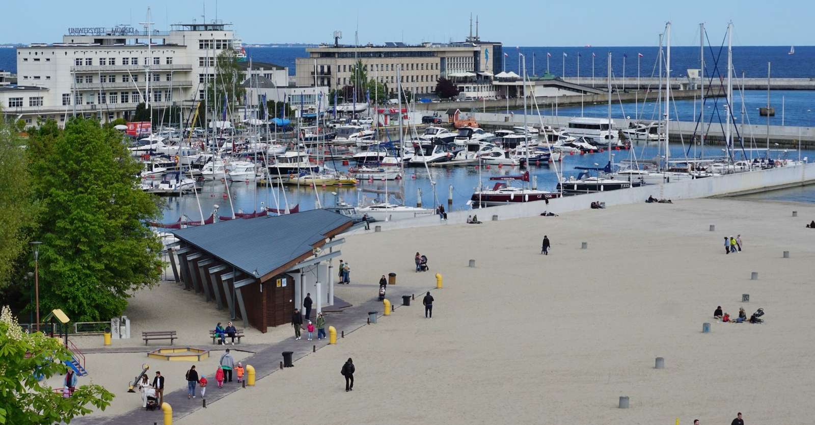 Praia e marina em Gdynia puzzle online