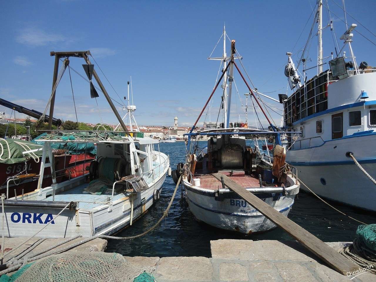 Croácia, Ilha de Krk, Cidade Portuária. quebra-cabeças online