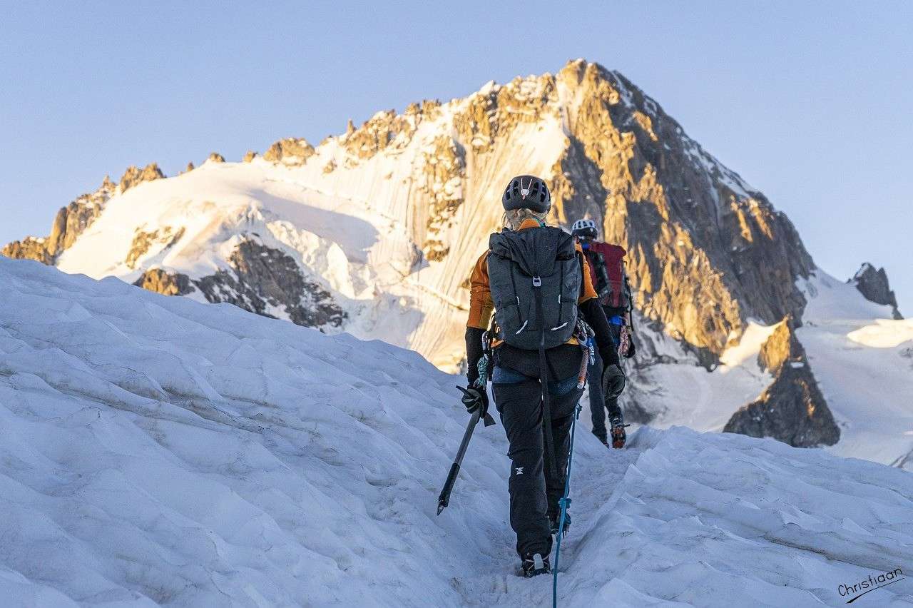 Berg, klättring, snö pussel på nätet