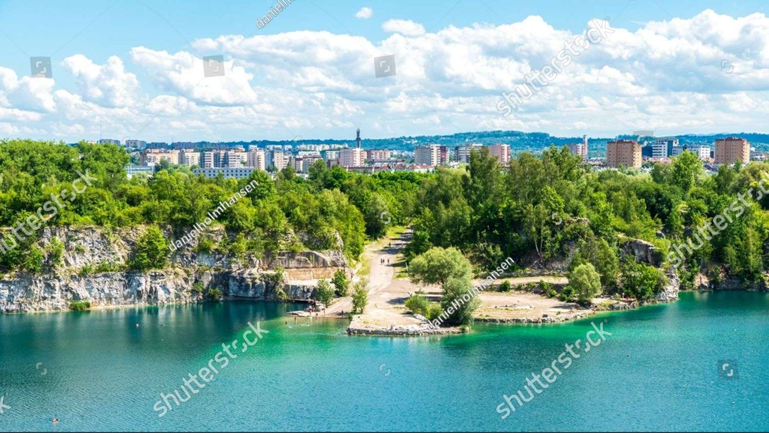 Озеро Закшувек в Кракове, Польша. пазл онлайн