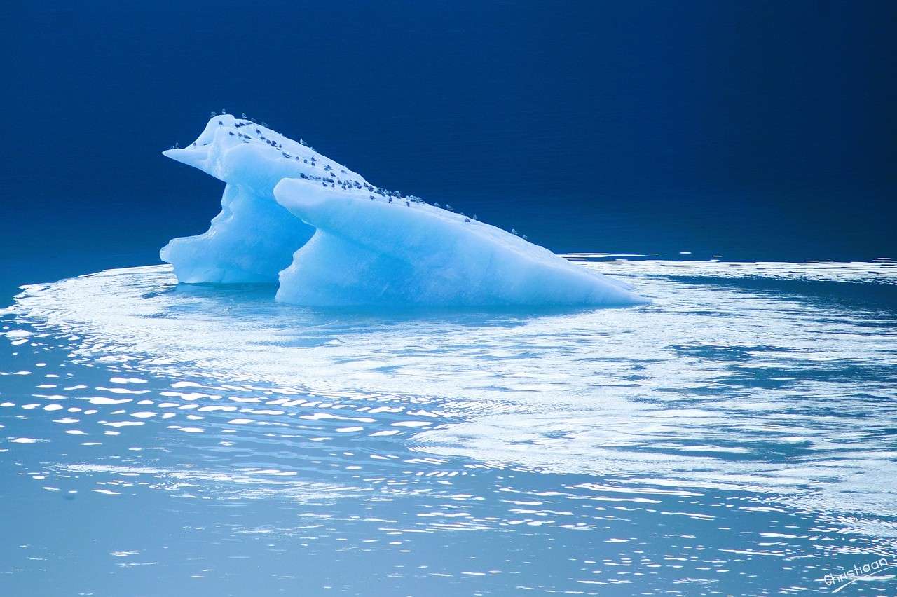 氷河、自然の背景、海。 オンラインパズル