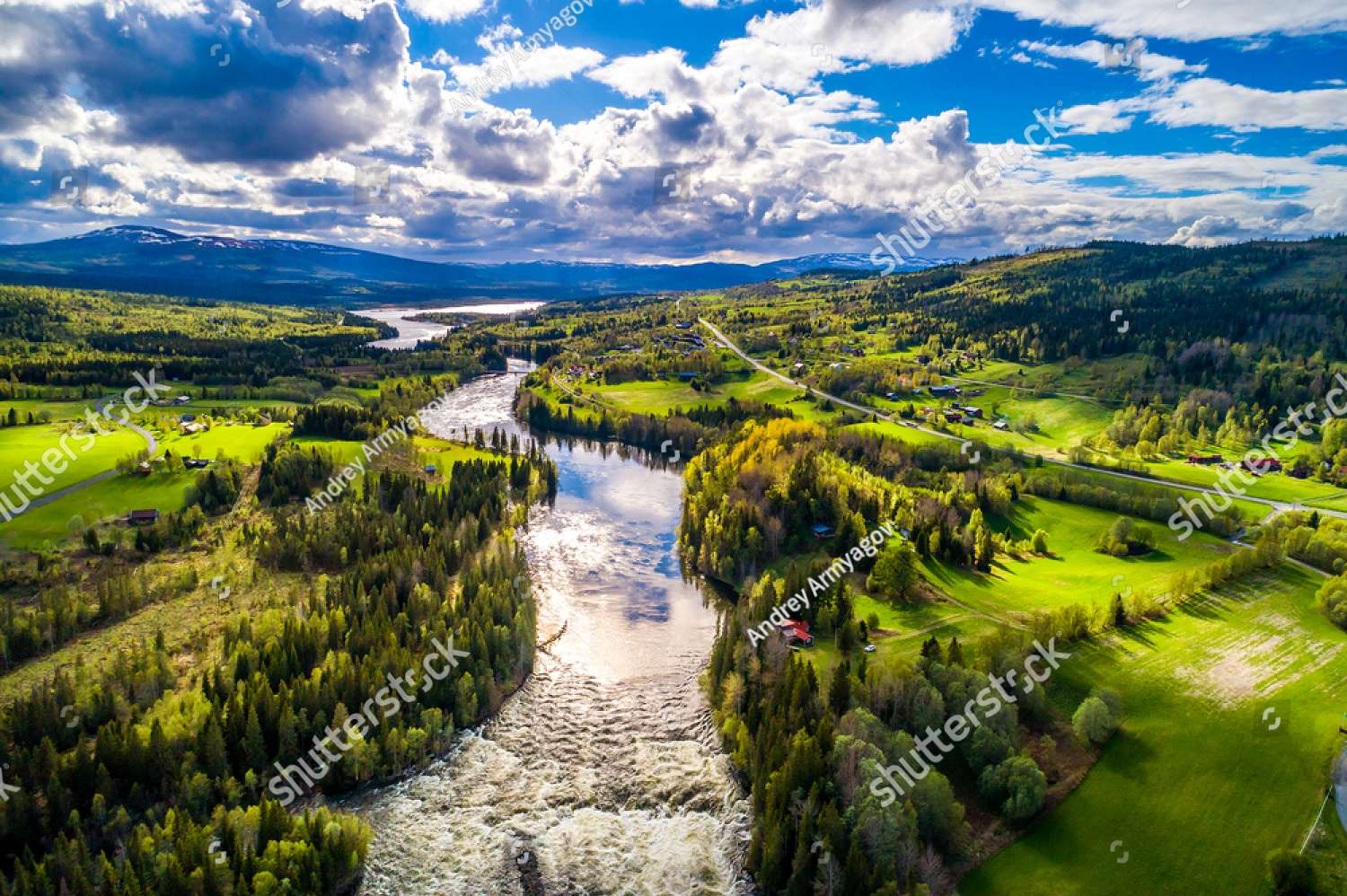 Belle rivière en Suède puzzle en ligne