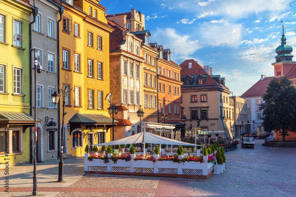 Old Town in Warsaw online puzzle