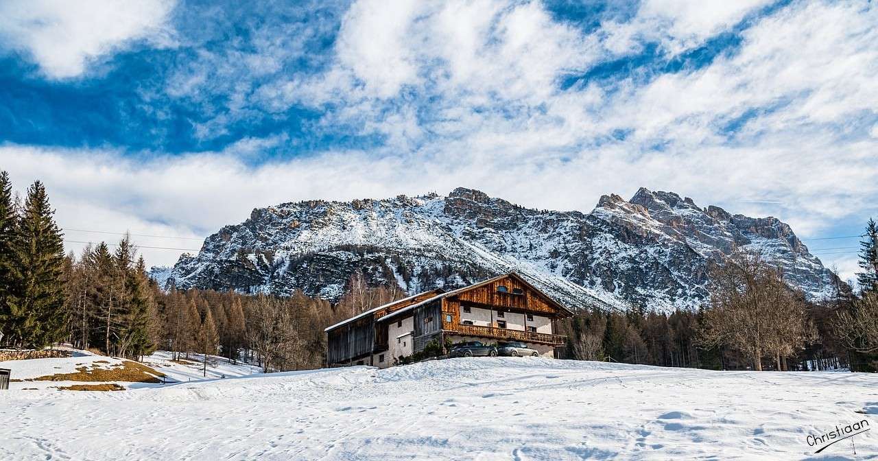 Casa, neve, montagne innevate. puzzle online